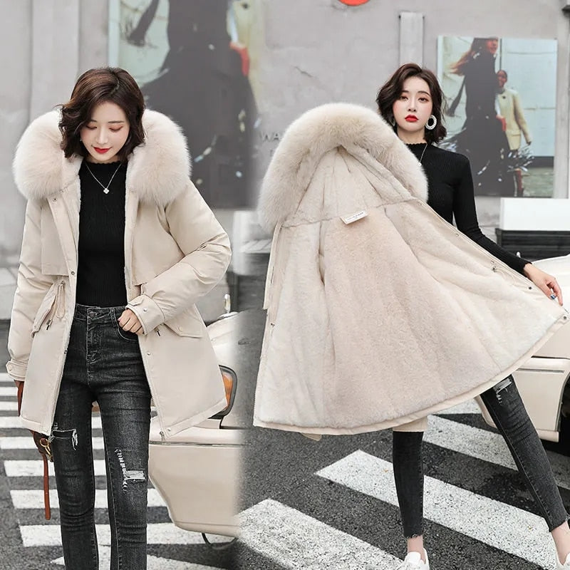 ArcticLux Parka| Waar warmte en stijl samenkomen zonder onze harige vrienden te schaden.