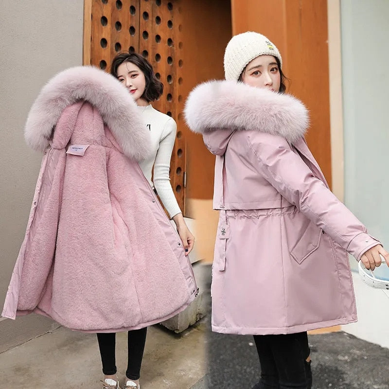 ArcticLux Parka| Waar warmte en stijl samenkomen zonder onze harige vrienden te schaden.